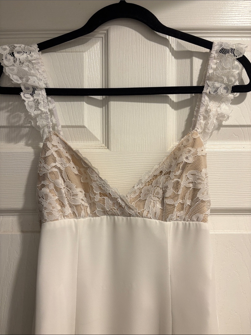 Selfie Leslie White and Cream Lace V-Neck Chemise